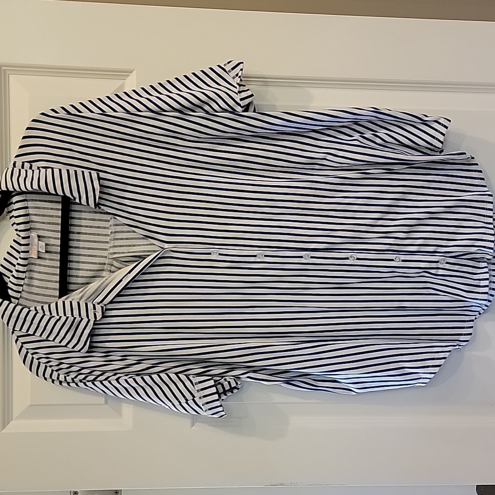 XL Lularoe Charlie Button Down Top